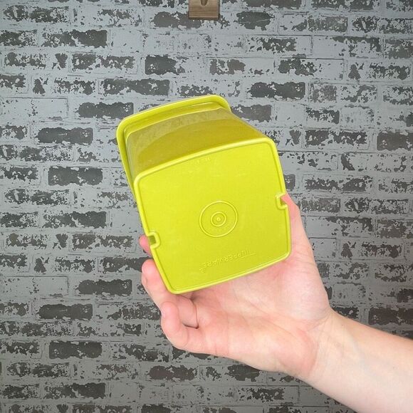 Tupperware | vintage pickle container - Picture 6 of 6